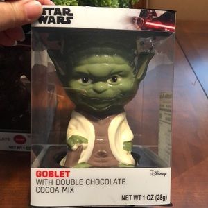 Star Wars Ceramic Goblet with Chocolate Fudge Cocoa Mix - Yoda& Darth Varder